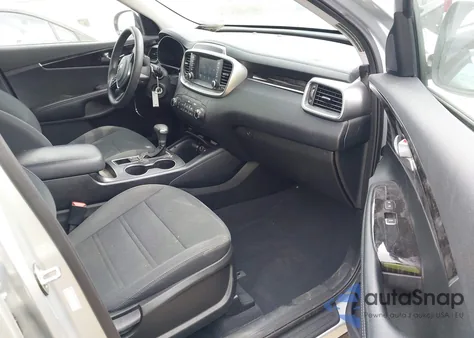 2019 Kia Sorento 2.4L L из США, поврежденный, VIN 5XYPG4A30KG592930